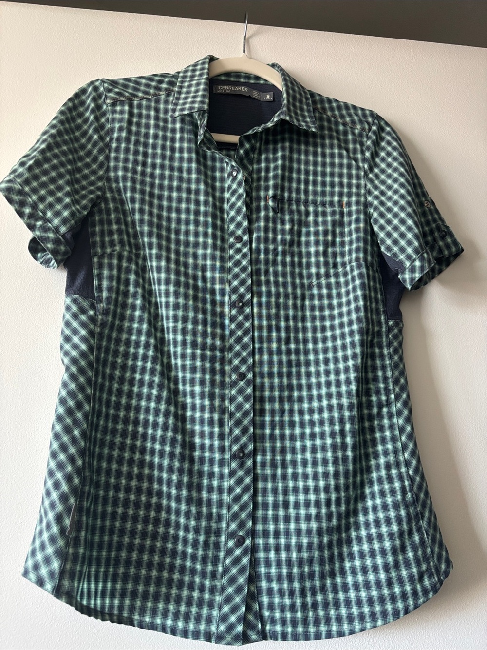 NWOT Icebreaker 100% Merino Wool Button down Shirt